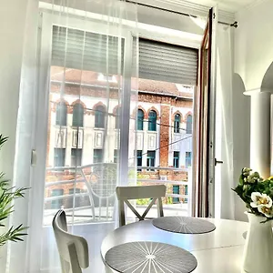 Apartament Mirell, Seghedin